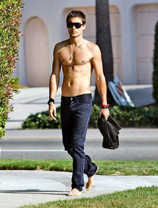 jared_leto_shirtless.jpg