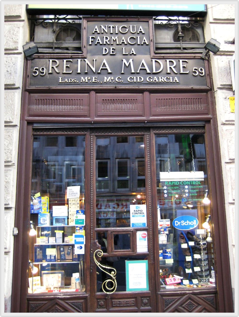 På spaning i Madrid: Farmacia de la Reina Madre – El Mika
