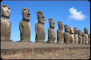 Moais (estatuas de piedra) de la Isla de Pascua