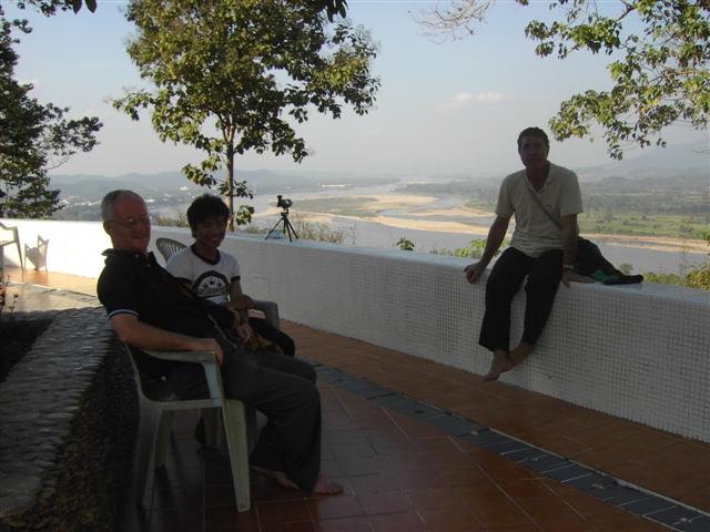 [21-PICT2418+(Small).JPG]