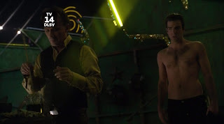 Zachary Quinto on Heroes s4e13 - Shirtless Men at groopii