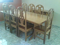 Mesa Pé Taça c/ oito cadeira Pinguim