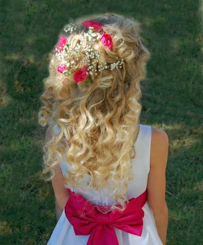 Flower Girl Hair Styles on Perfect Flower Girl Hairstyle What An Adorable Look For A Flower Girl