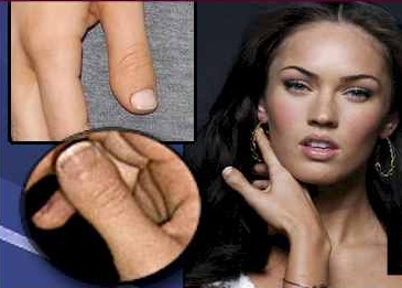 megan-fox-thumbs-1.jpg