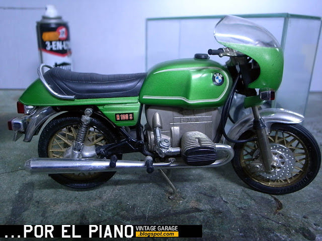 BMW+R100S-MINI_02.jpg