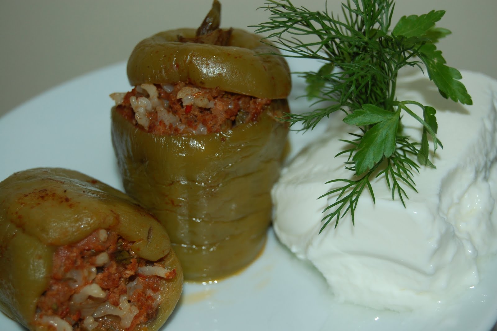 İNCİ İLE DÜNDEN BUGÜNE ETLİ BİBER DOLMASI