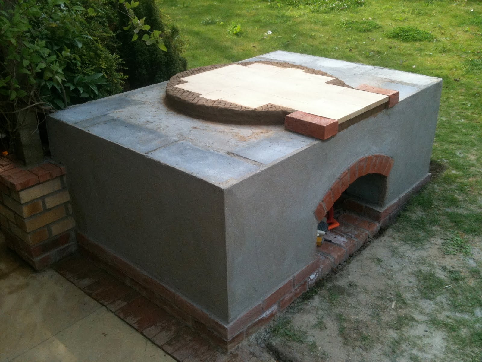 Build a Clay Pizza Oven Phase 2 Build the Clay Oven