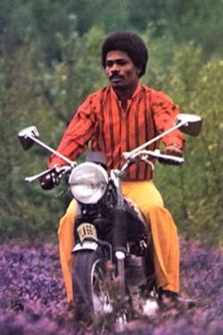 [clancy+eccles+motorcycle.jpg]