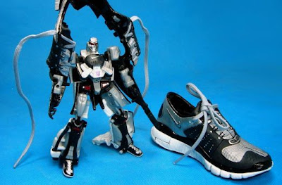 Nike Sports Shoes on Transformers From Nike Sport Shoes   Funky Downtown