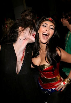Kardashian Woman on Busty Kim Kardashian In Wonder Woman Costume Kim Kardashian Zimbio