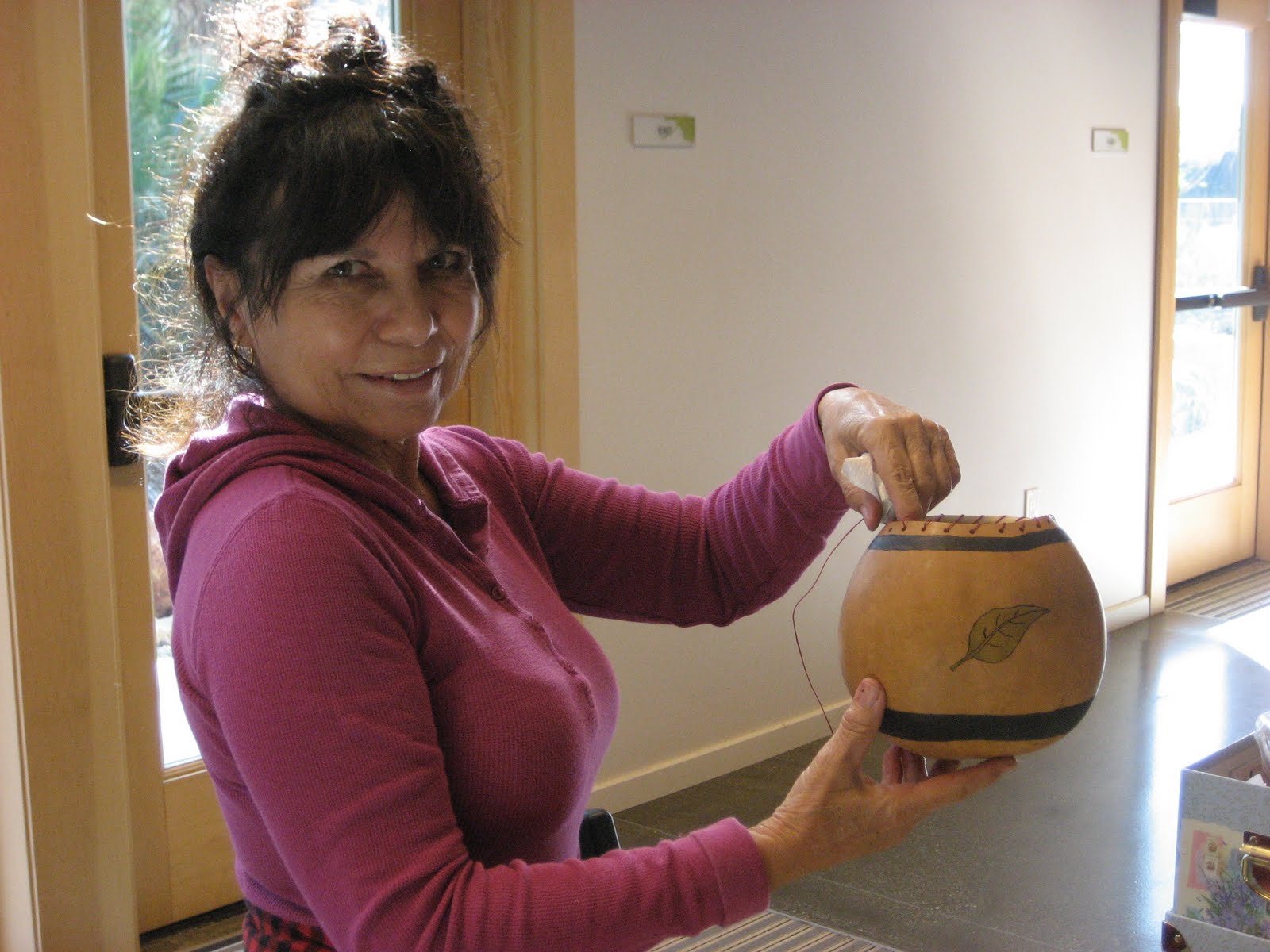 [Carolyn+&+her+gourd.JPG]
