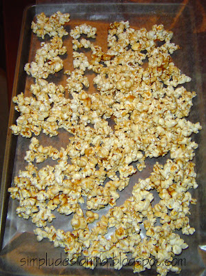 Caramel+Popcorn+in+cookie+sheet Caramel Popcorn 17