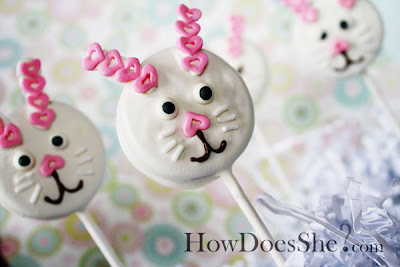 oreo chick 2 Oreo Cookie Pops Feature 11