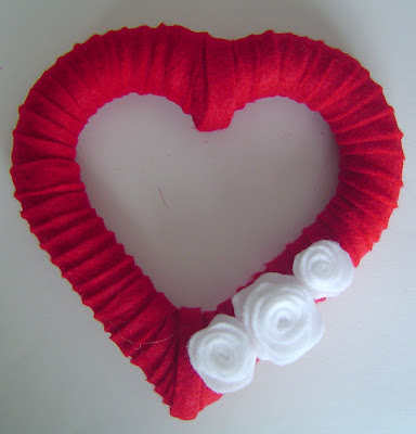 Red+Felt+Wrapped | More Heart Decor | 16 |