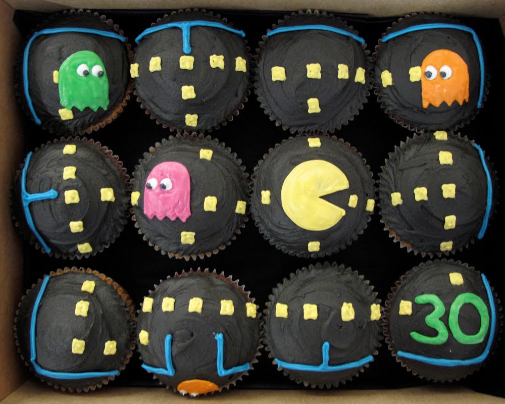 [Pacman+cupcakes+for+Francesca.jpg]