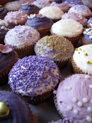 selection of the cupcakes we did for Steph and Bradely 39s wedding Purple