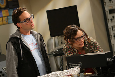 THE BIG BANG THEORY 1.3 – &quot;The Fuzzy Boots Corollary&quot; ~ Dan&#39;s Media Digest