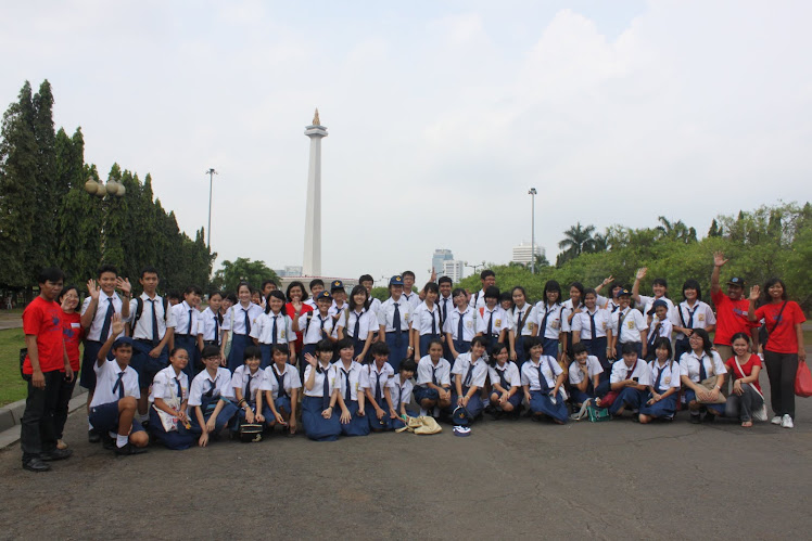 Gladi,..silang monas