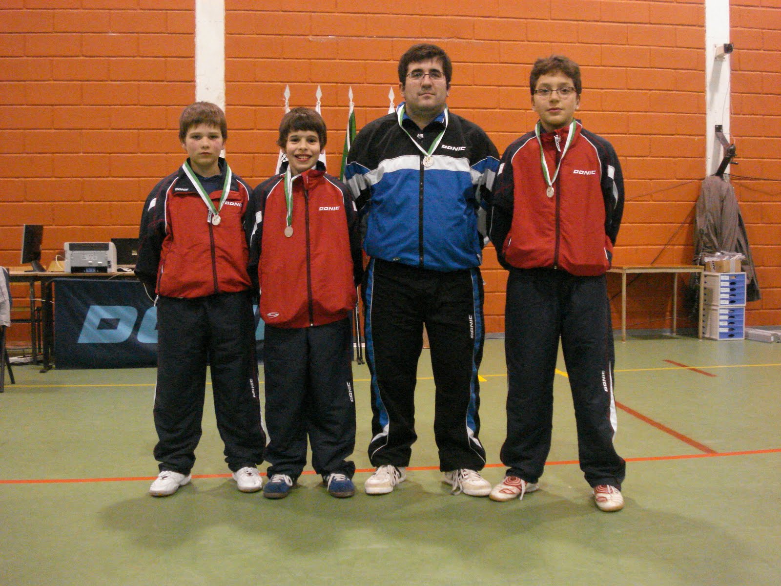 [Equipa+Infantis+medalhada.JPG]