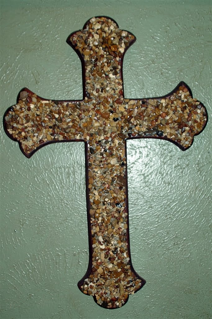 Designs 4 Faith Wood Rock Cross 35 This Cross Made Of Rock On Stained Wood Is Sealed And Ready To Hang It Serves As A Beautiful Focal Point Wall Entry Way Covered Patio