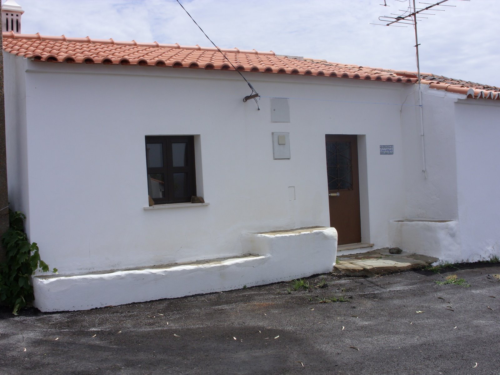 [Alcaria+Alta+-+casa+do+Monte+(restaurada).JPG]