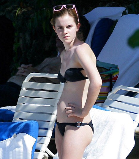 [Emma_Watson_black_bikini-2009-3.jpg]