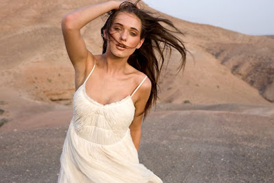 Natalia+white+dress+running+up+hil.jpg