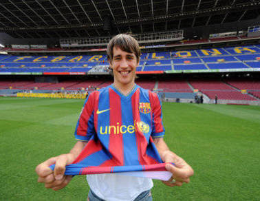 http://2.bp.blogspot.com/_B1JtfOpd85I/Shg1VkVJr7I/AAAAAAAAOtU/UVbxw0JMO90/s400/bojan+krkic+bnew+shirt+barcelona.jpg