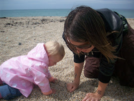 Bernie and Mummy look for cool pebbles