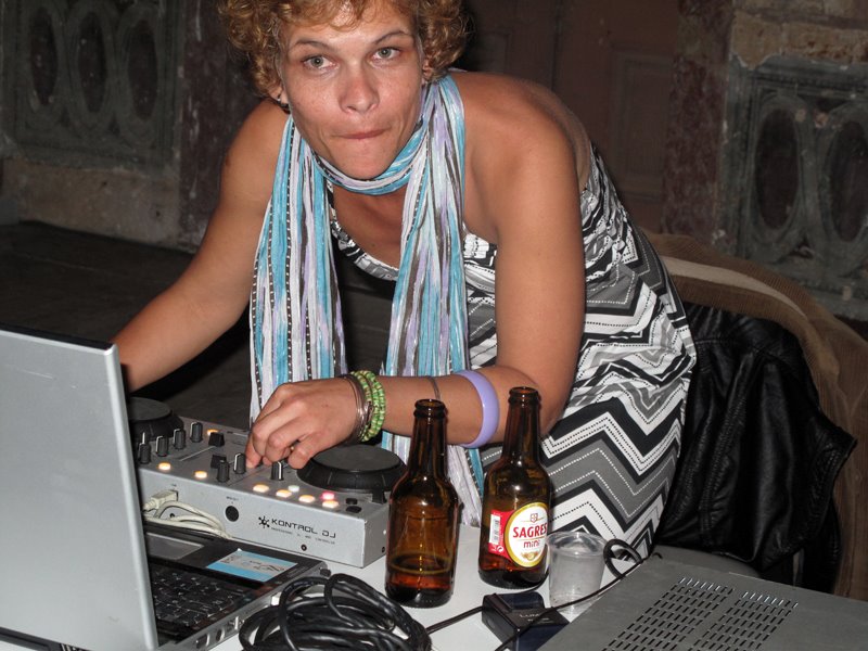 [IMG_5911.JPG]