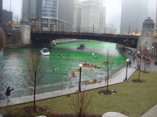 [Chicago+green+river.jpg]