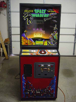 Retro Treasures Space Invaders Deluxe Arcade Cabinet