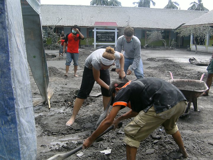 relawan merapi 3