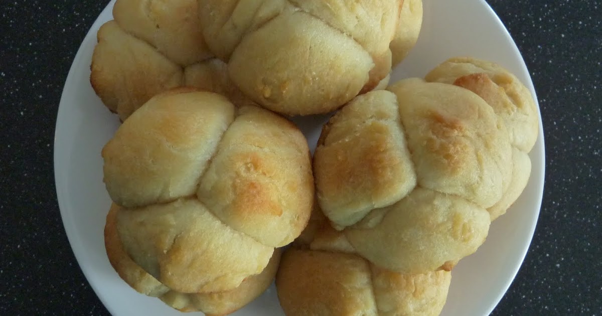 Just Like Grandma's Refrigerator Yeast Rolls