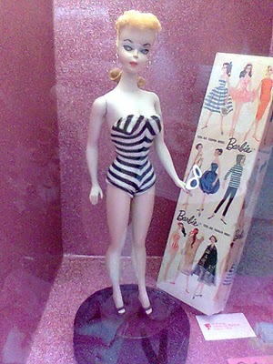 Conjunto Roupinha Casual Moderno - Roupa Acessório Masculino Para Boneco  Ken Fashionista - Blusa Calça Jeans E Tênis Branco - Namorado Da Boneca  Barbie - Original Mattel Brinquedos na Americanas Empresas