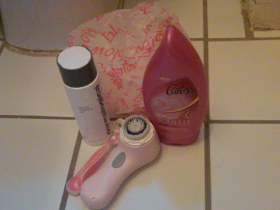 Blow, Blow New York, Blow The Perfect Shower Cap, shower, shower cap, hair, Dermalogica, Dermalogica Special Cleansing Gel, skin, skincare, skin care, cleanser, Clarisonic, Clarisonic Mia, Gillette, Gillette Venus, Gillette Venus razor, Gillette razor, Gillette Venus Embrace, Gillette Venus Embrace Pink Razor, Caress, Caress Whipped Souffle Ultra Silkening Body Wash Blackberry Cream, Caress body wash, Caress shower gel, razor, shower gel, body wash