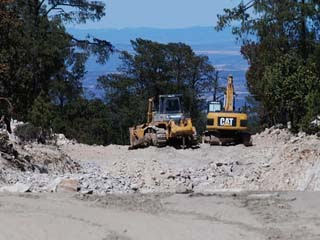 [hUICHO2.jpg]