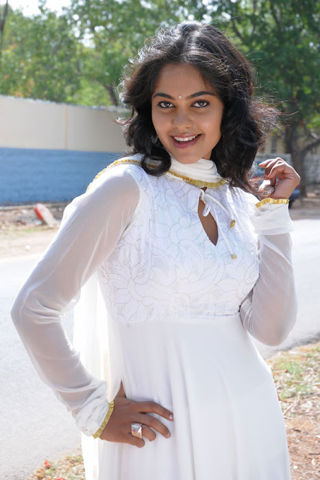 bindumadhavi cute stills