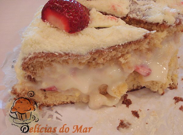[Bolo+de+Chocolate+Branco+com+Morangos.JPG]