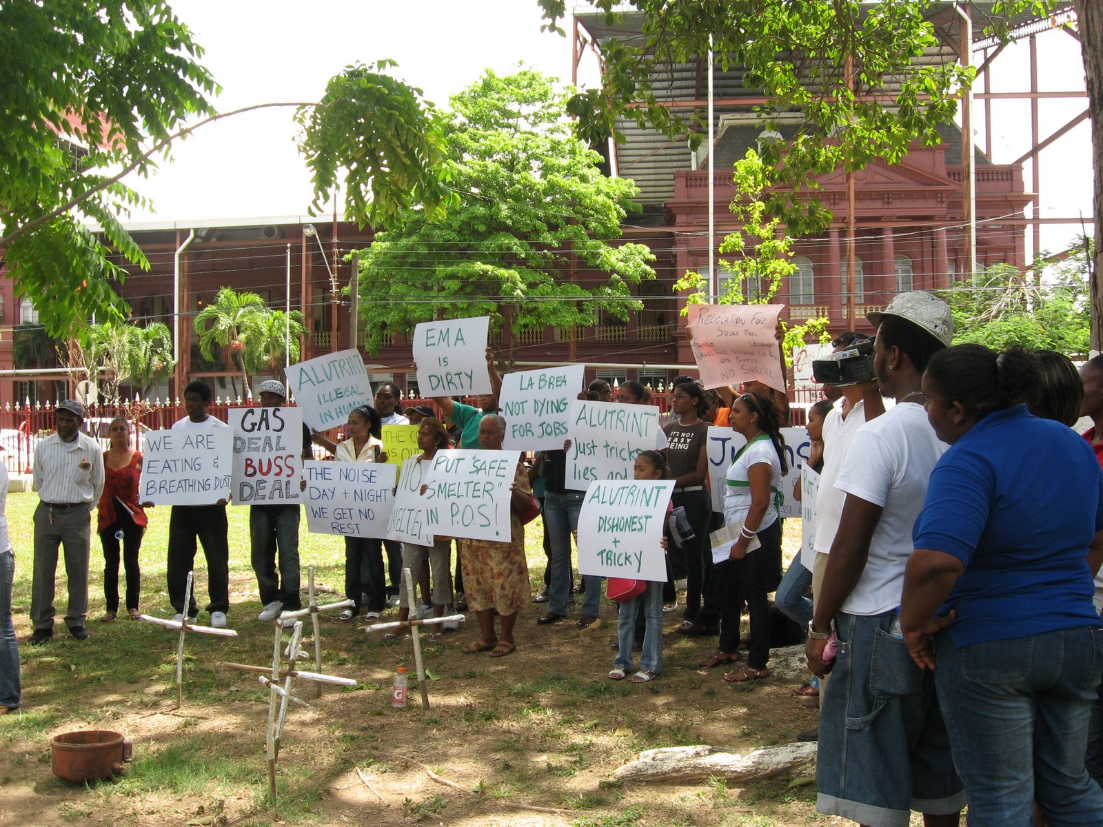 Residents of Vessigny, Union, Square Deal and Sobo in Woodford Square (16th June, 2009)