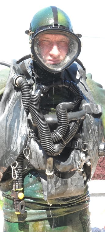 A French friend of mine,frogman59, has similar interests and likes playing ... A French friend of mine,frogman59, has similar interests and likes playing ...
