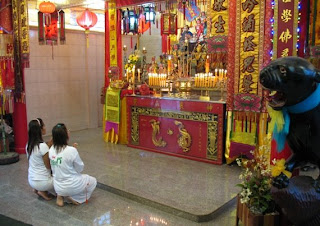 More prayers in Jui Tui Shrine