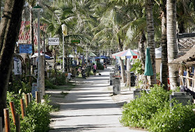 Beachside path at Kamala