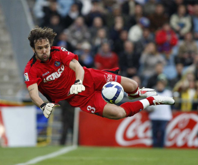 [barcelona+getafe+stojkovic+saves.jpg]