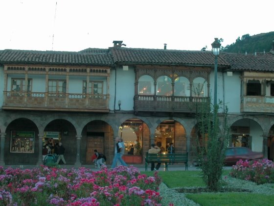 [06Cusco.JPG]