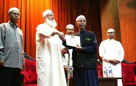 Bersama dengan mantan Imam Masjid Al-Aqsa Dr. Shaikh Muhammad Mahmoud As-Siyyam