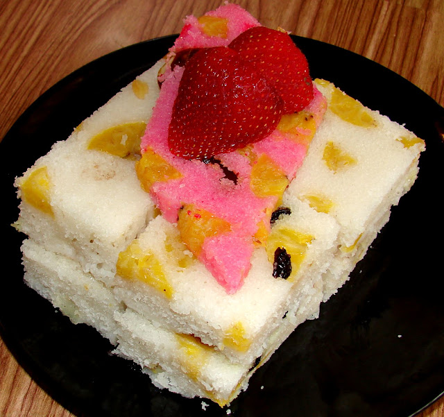 Vattayappam/ Steamed Rice Cake with Strawberry