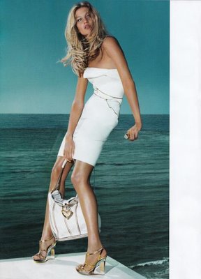 [Versace_Spring-Summer_2009_Women's_Ad_Campaign__Gisele_Bundchen__Kate_Moss_by_Mario_Testino_2.jpg]