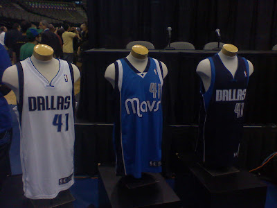 http://2.bp.blogspot.com/_BwMQiTTD5Ak/SrfbdAQkaWI/AAAAAAAAA-o/yx7yqu5utvU/s400/Mavs+New+Jersey+04.jpg