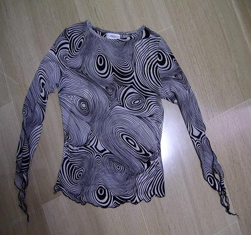 Elastic Material, spiral black and white retro top, free size by Wendy